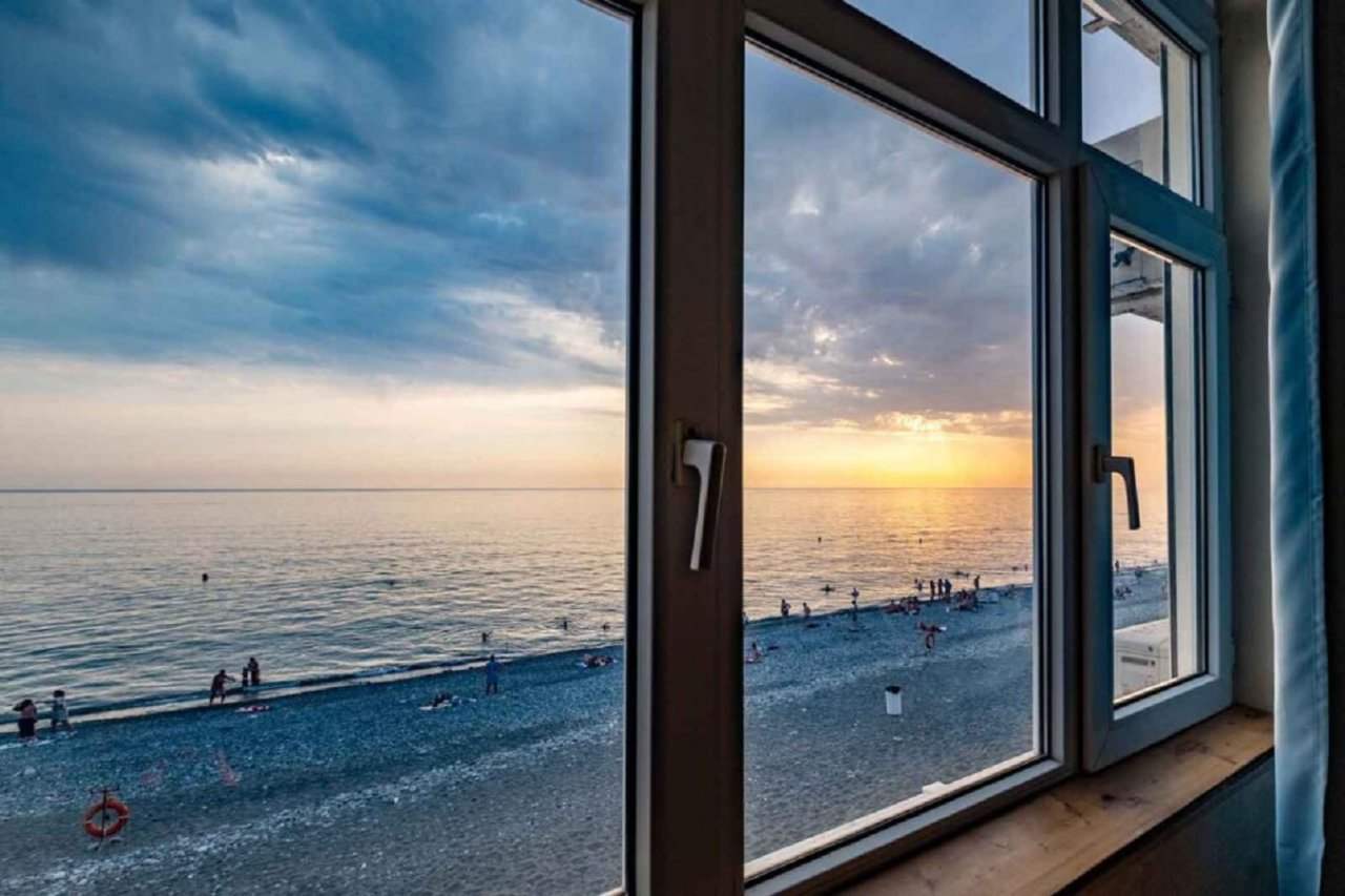 Отель Море за окном Эллинг Азовская 7 Лоо